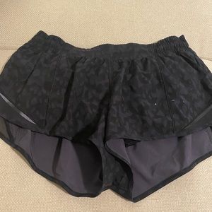 Black camo hotty hot shorts